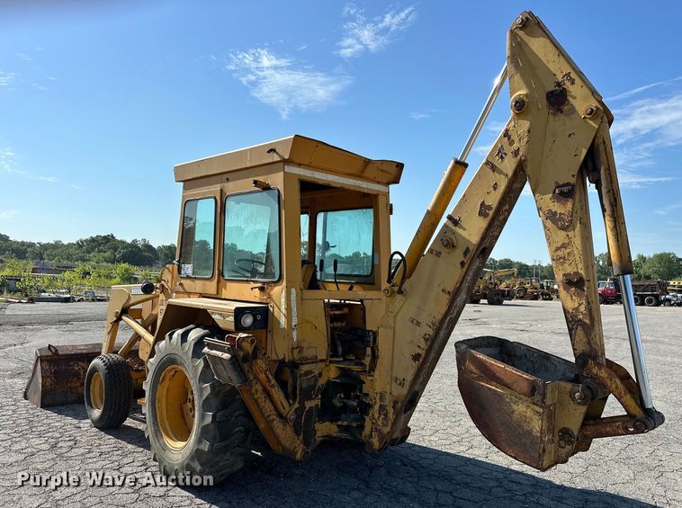 image for item DP1087 1973 John Deere 310 backhoe