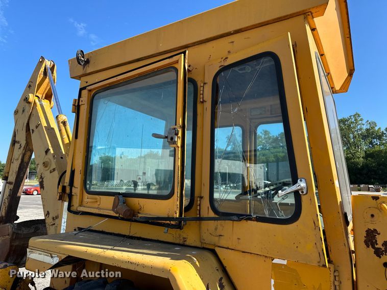 image for item DP1087 1973 John Deere 310 backhoe