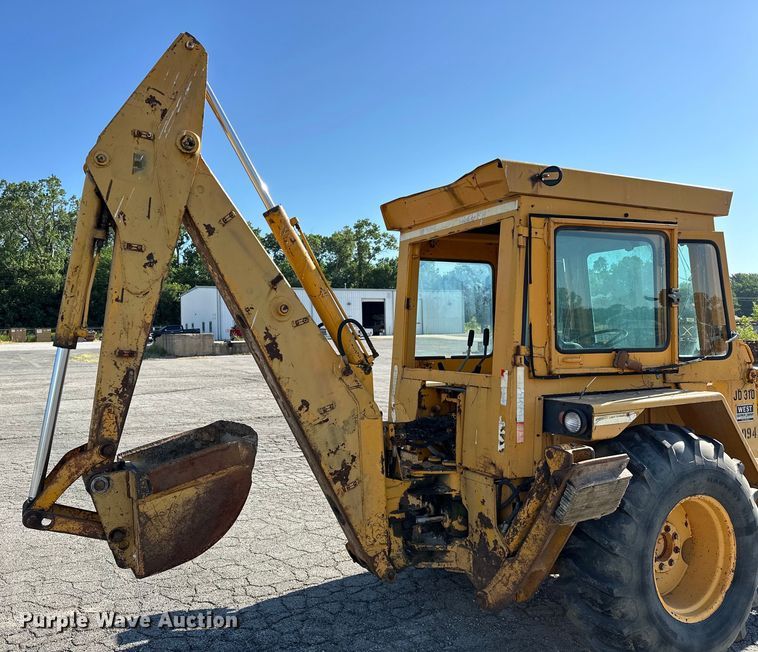 image for item DP1087 1973 John Deere 310 backhoe