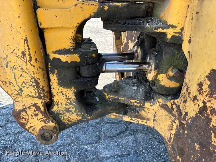 image for item DP1087 1973 John Deere 310 backhoe