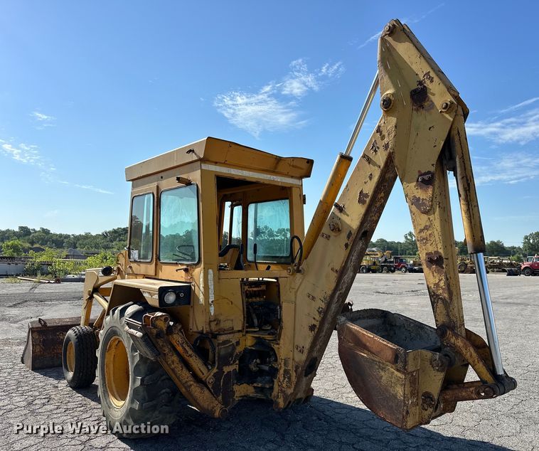 image for item DP1087 1973 John Deere 310 backhoe