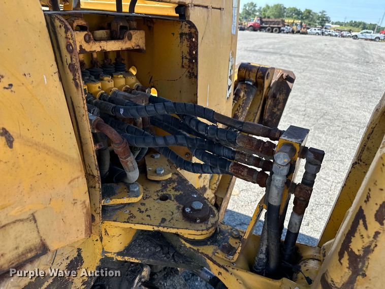 image for item DP1087 1973 John Deere 310 backhoe