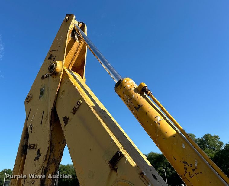 image for item DP1087 1973 John Deere 310 backhoe