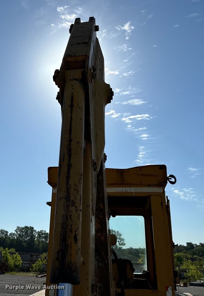 image for item DP1087 1973 John Deere 310 backhoe