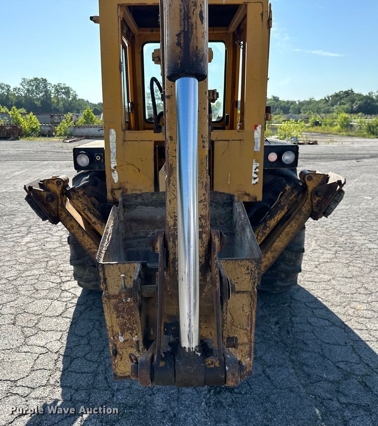 image for item DP1087 1973 John Deere 310 backhoe