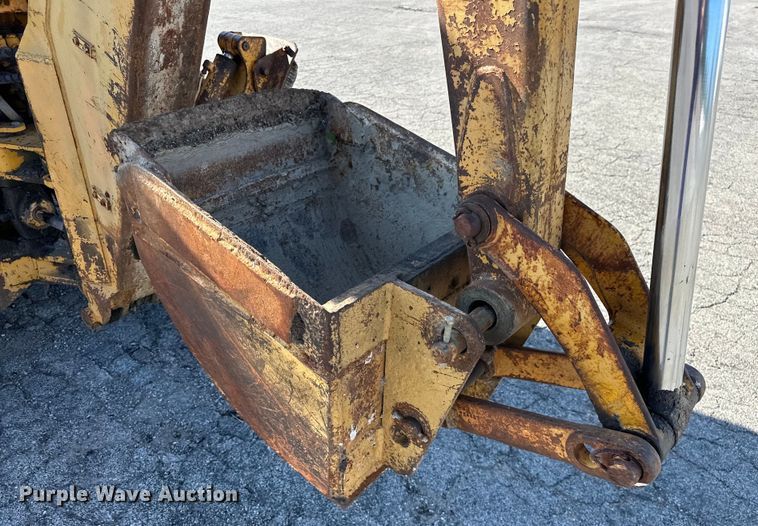 image for item DP1087 1973 John Deere 310 backhoe