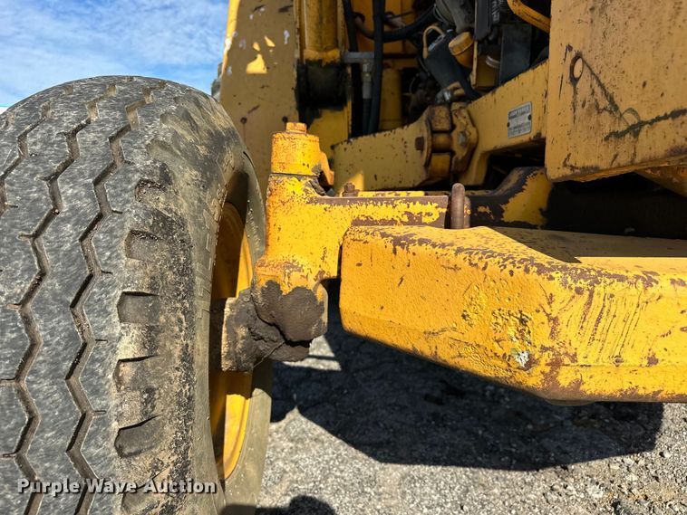 image for item DP1087 1973 John Deere 310 backhoe