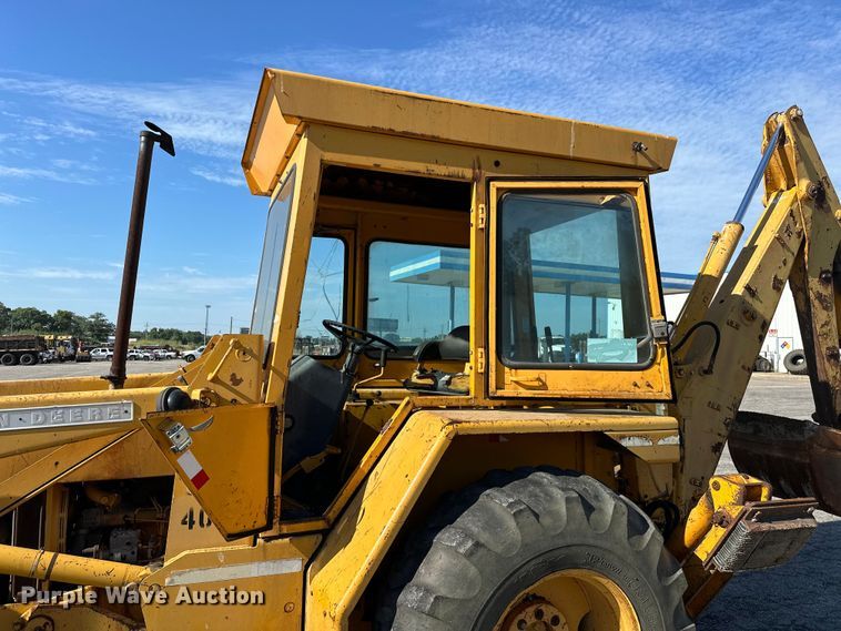 image for item DP1087 1973 John Deere 310 backhoe