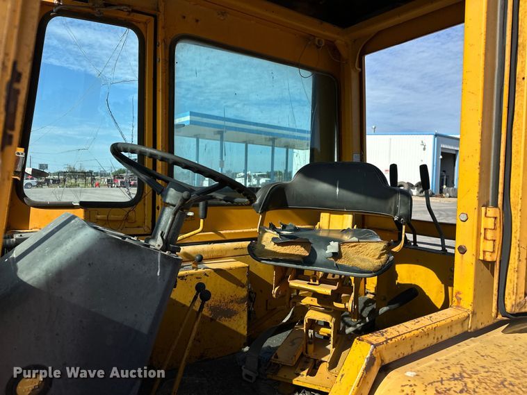 image for item DP1087 1973 John Deere 310 backhoe