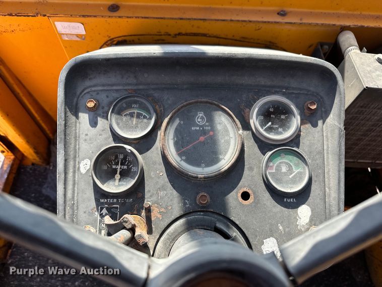 image for item DP1087 1973 John Deere 310 backhoe