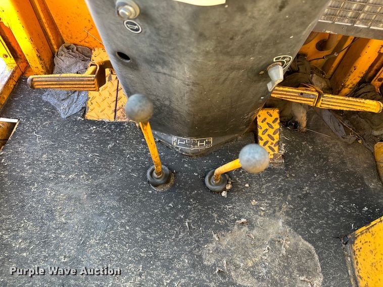 image for item DP1087 1973 John Deere 310 backhoe