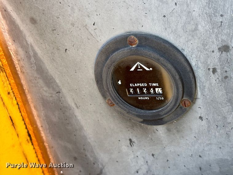 image for item DP1087 1973 John Deere 310 backhoe