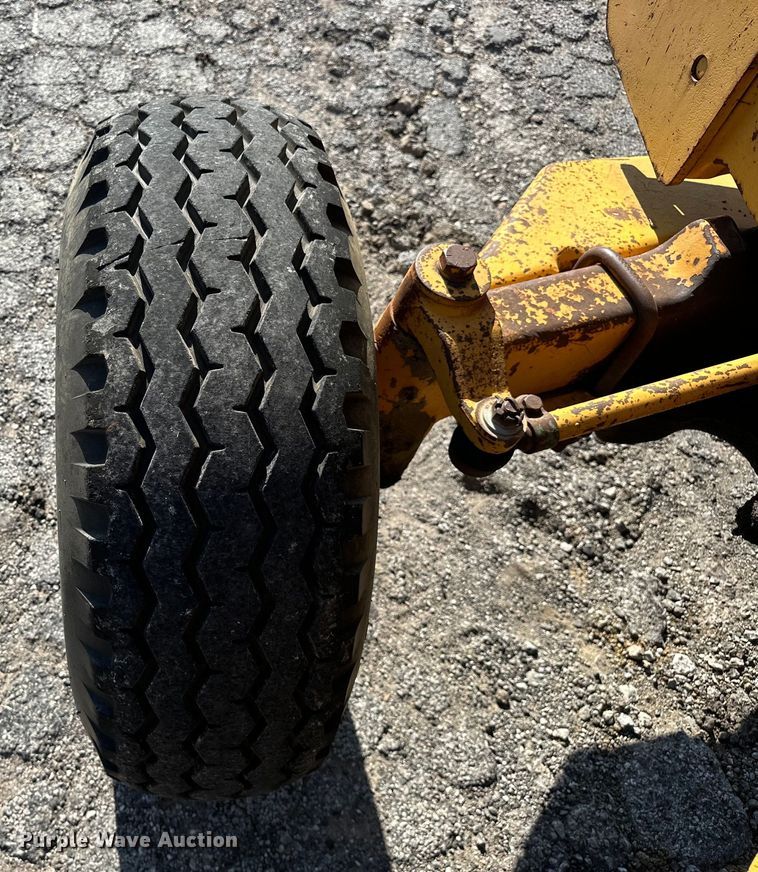 image for item DP1087 1973 John Deere 310 backhoe