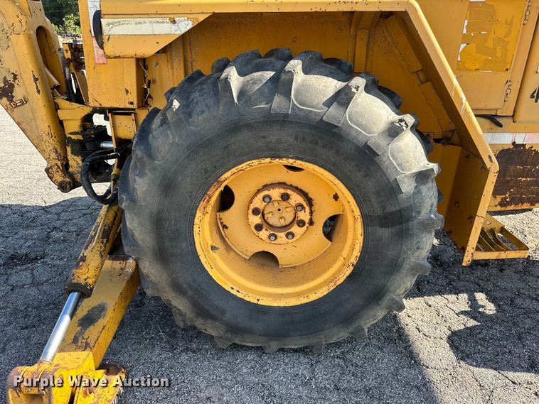 image for item DP1087 1973 John Deere 310 backhoe