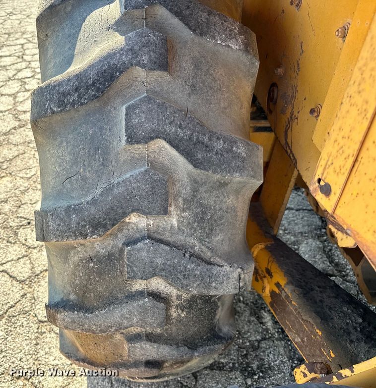 image for item DP1087 1973 John Deere 310 backhoe