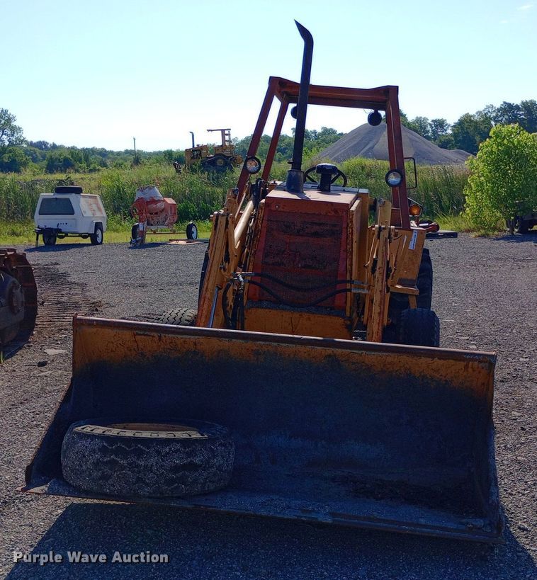 image for item DP1088 1988 Case 480F landscape tractor