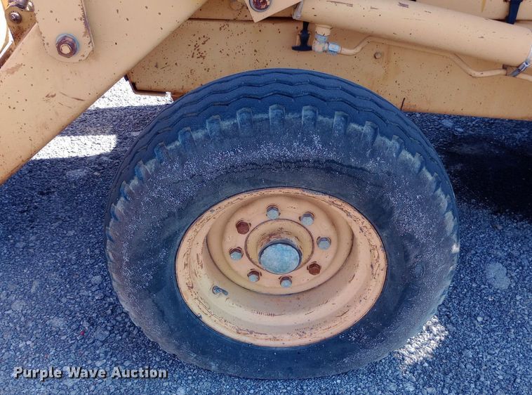 image for item DP1088 1988 Case 480F landscape tractor