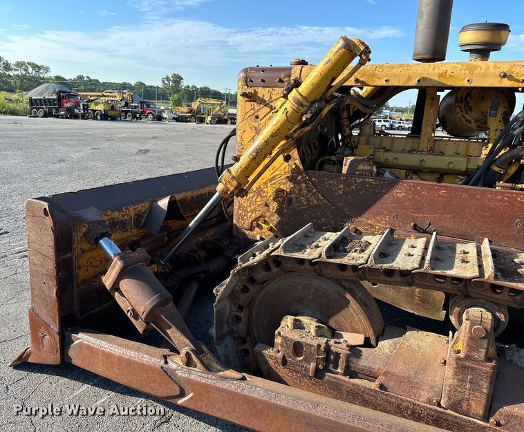 image for item DP1089 1971 Caterpillar D6C dozer
