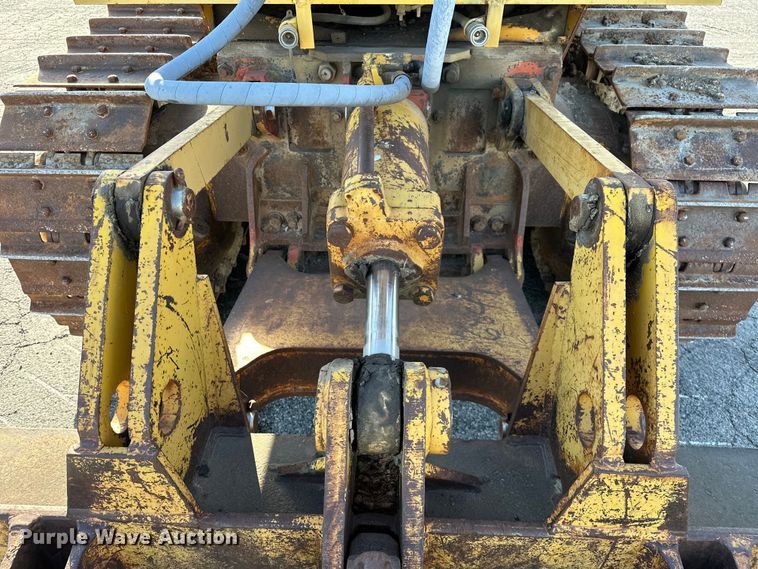 image for item DP1089 1971 Caterpillar D6C dozer