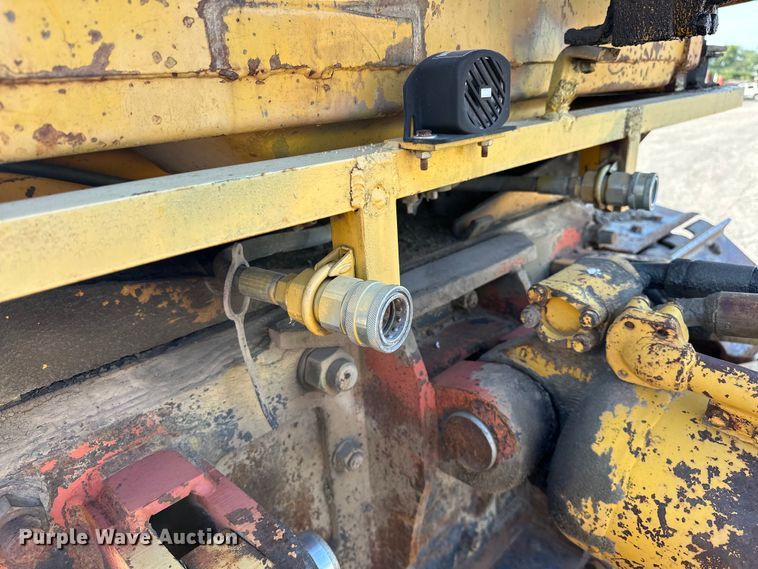 image for item DP1089 1971 Caterpillar D6C dozer