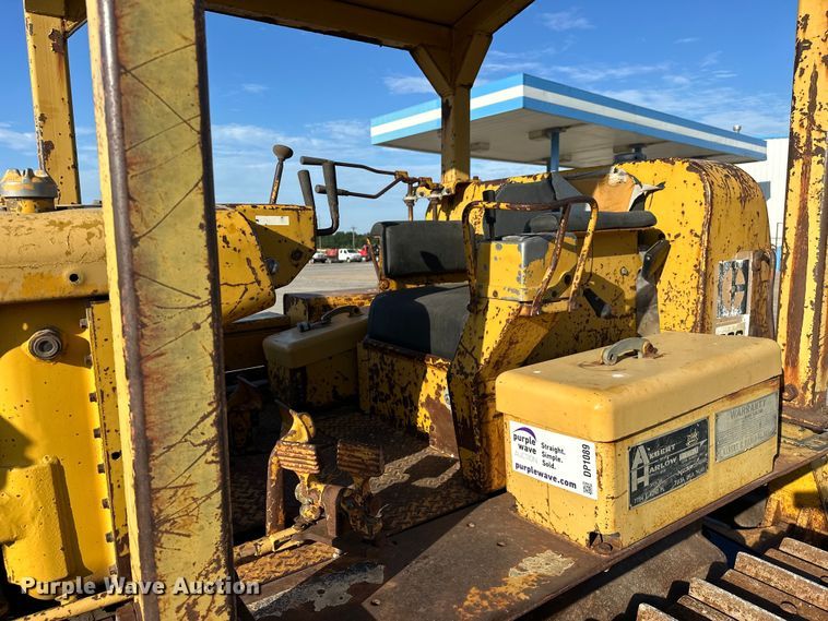 image for item DP1089 1971 Caterpillar D6C dozer