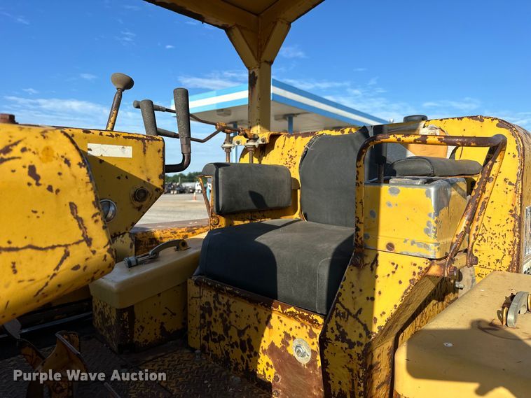 image for item DP1089 1971 Caterpillar D6C dozer