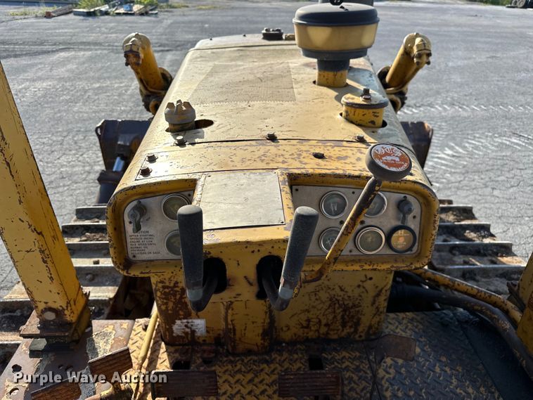 image for item DP1089 1971 Caterpillar D6C dozer
