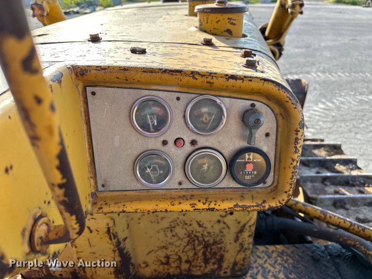 image for item DP1089 1971 Caterpillar D6C dozer