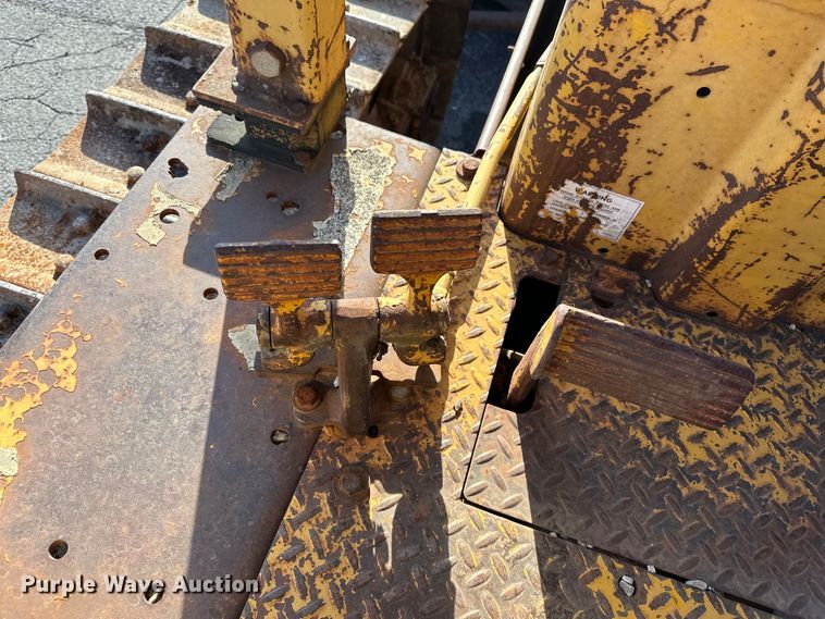 image for item DP1089 1971 Caterpillar D6C dozer