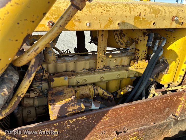image for item DP1089 1971 Caterpillar D6C dozer