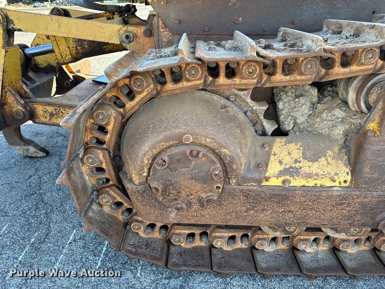 image for item DP1089 1971 Caterpillar D6C dozer
