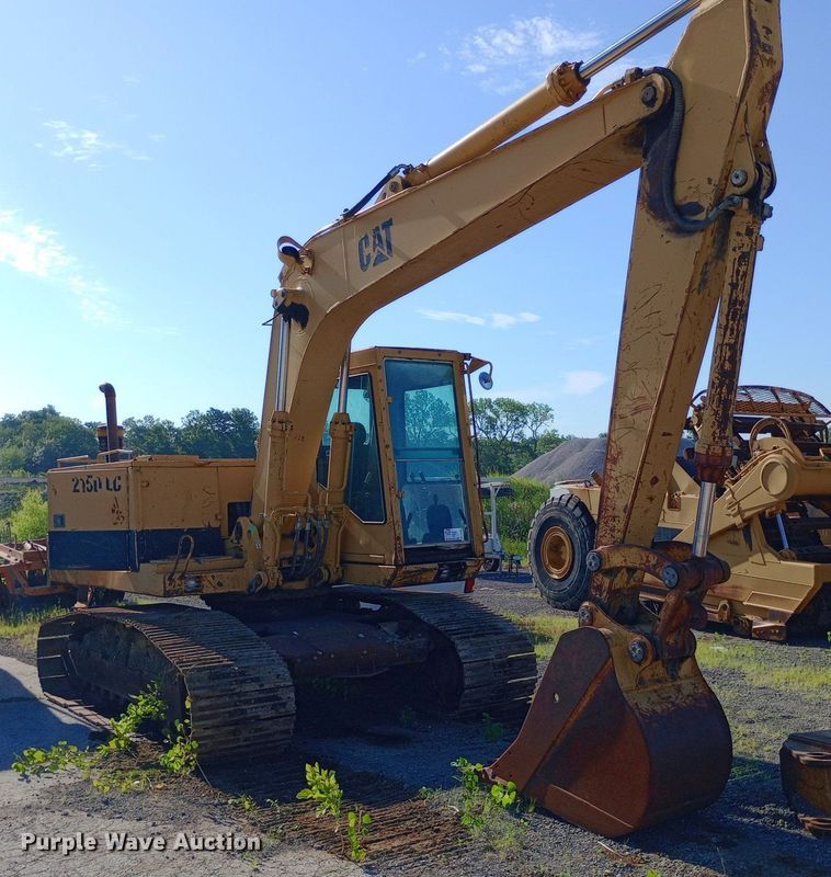 image for item DP1095 1990 Caterpillar 215D excavator