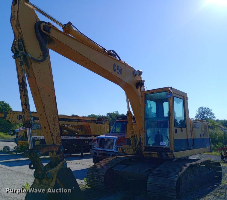 image for item DP1095 1990 Caterpillar 215D excavator