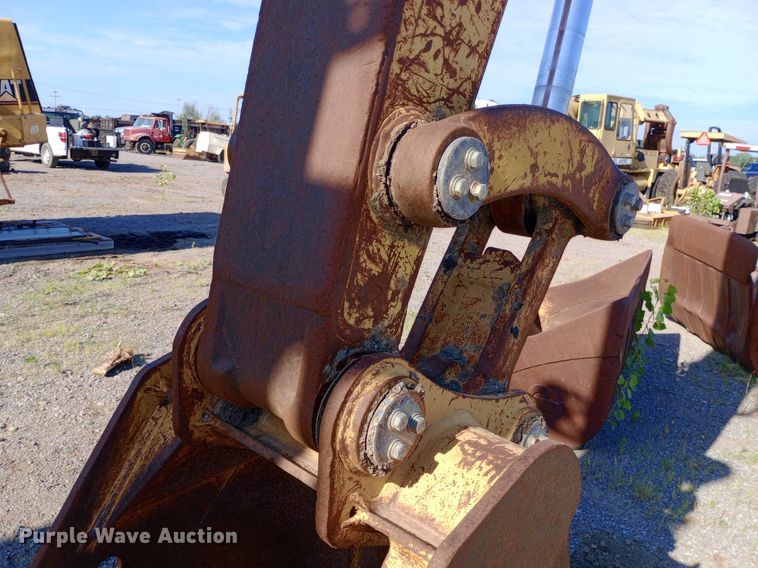 image for item DP1095 1990 Caterpillar 215D excavator