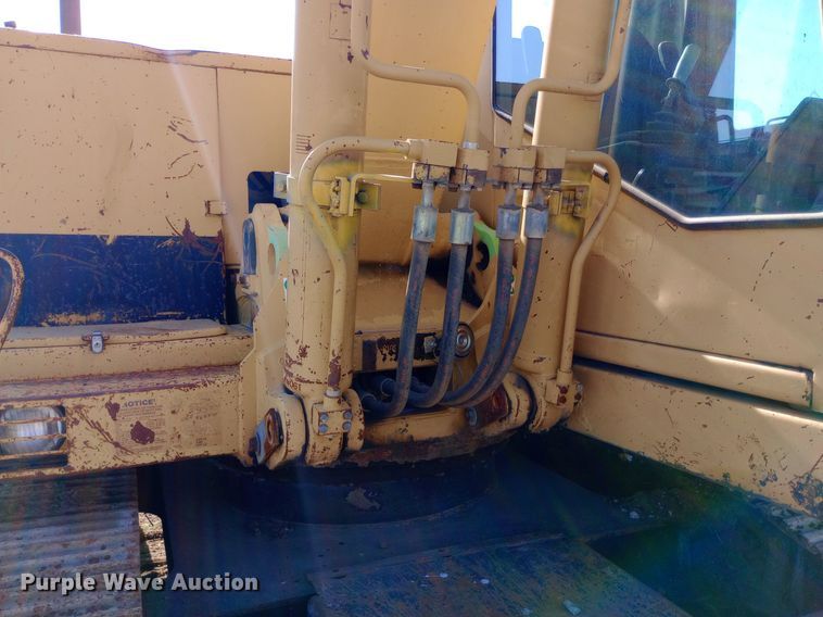 image for item DP1095 1990 Caterpillar 215D excavator