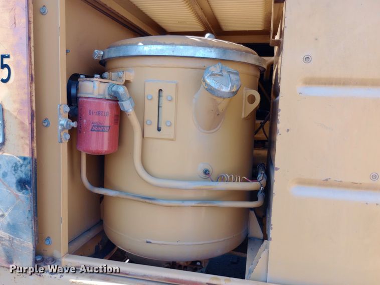 image for item DP1095 1990 Caterpillar 215D excavator