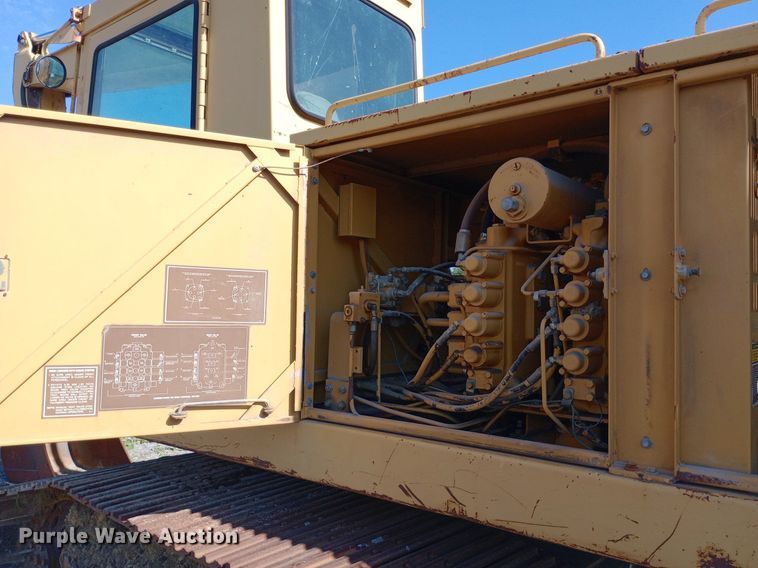 image for item DP1095 1990 Caterpillar 215D excavator