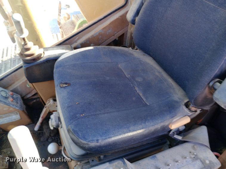 image for item DP1095 1990 Caterpillar 215D excavator