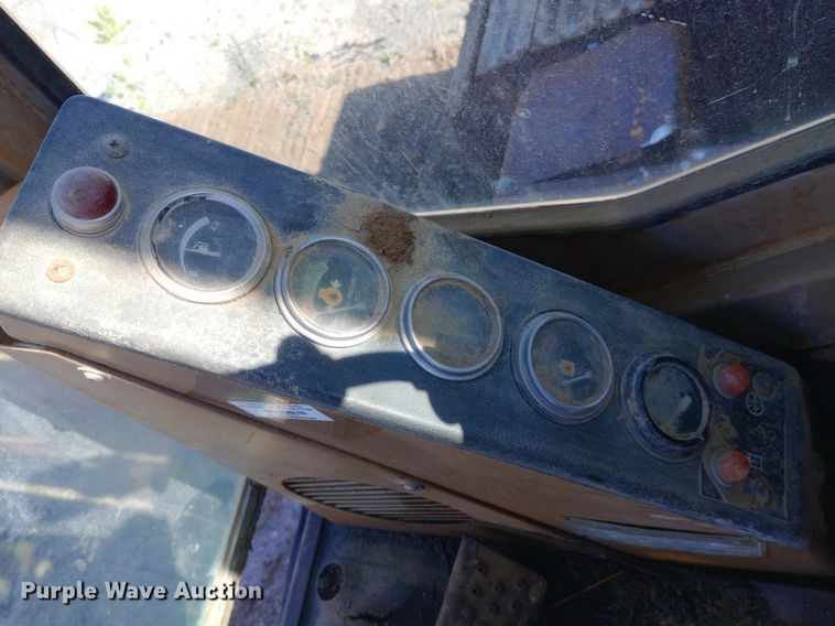 image for item DP1095 1990 Caterpillar 215D excavator