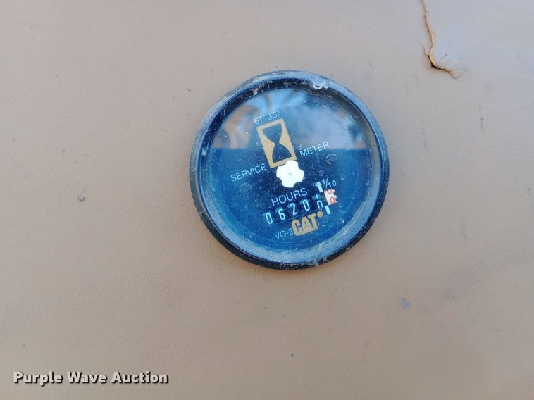 image for item DP1095 1990 Caterpillar 215D excavator