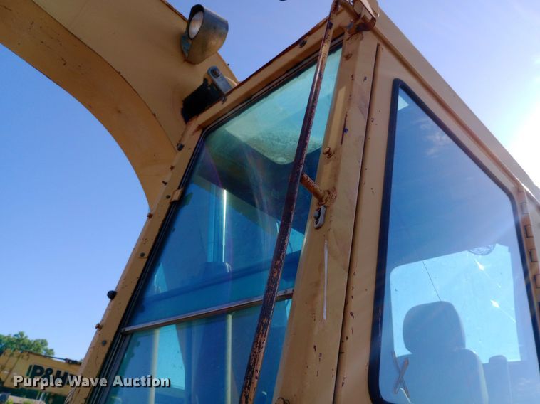 image for item DP1095 1990 Caterpillar 215D excavator