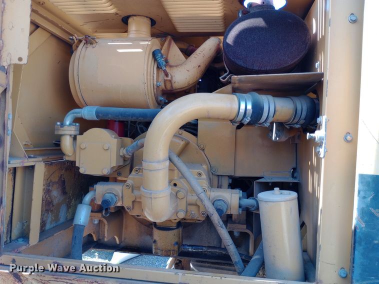 image for item DP1095 1990 Caterpillar 215D excavator