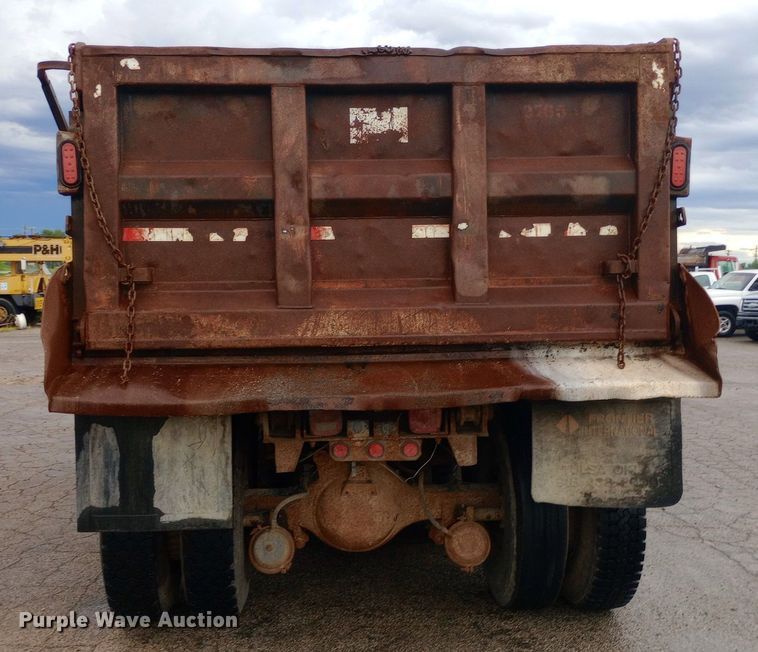 image for item DP1096 2001 International 4900 dump truck