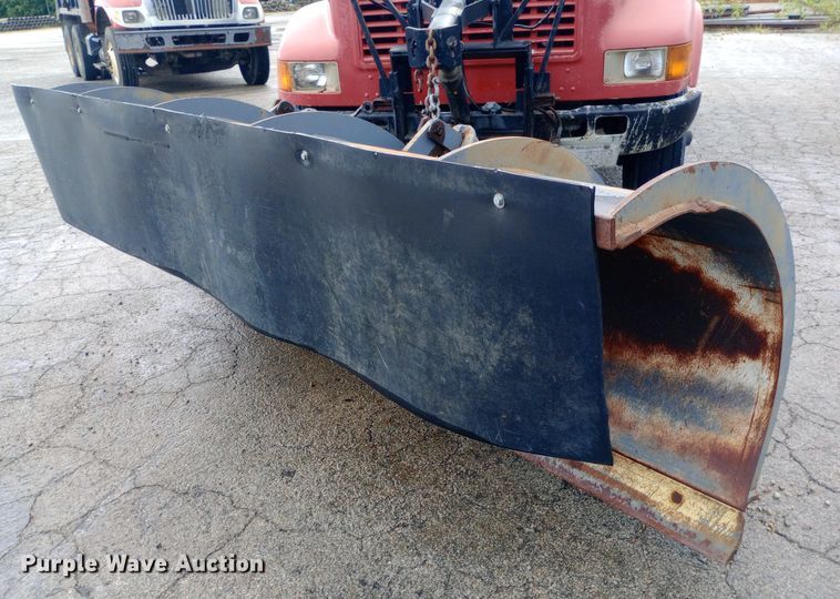 image for item DP1096 2001 International 4900 dump truck