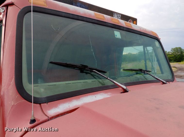 image for item DP1096 2001 International 4900 dump truck