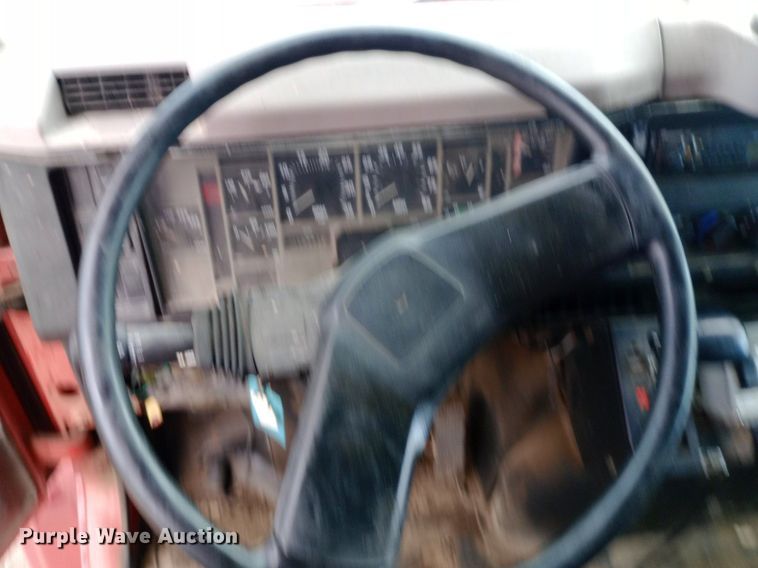 image for item DP1096 2001 International 4900 dump truck