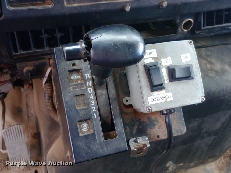 image for item DP1096 2001 International 4900 dump truck