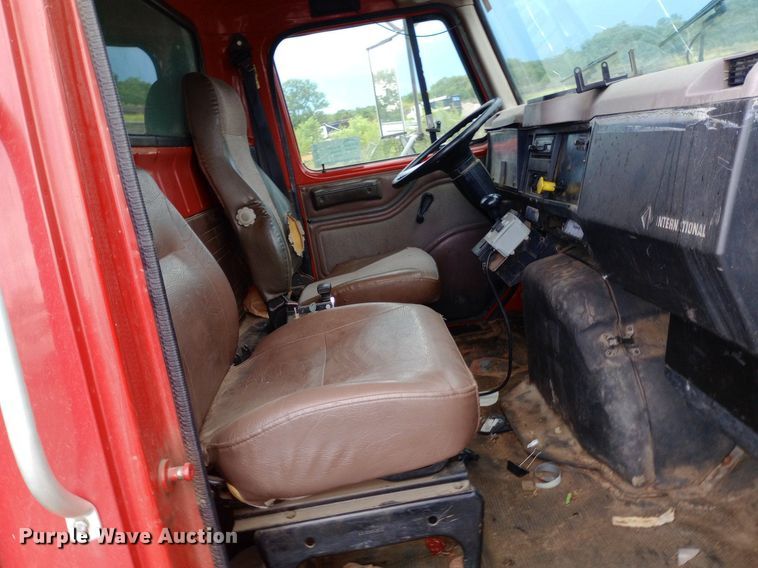 image for item DP1096 2001 International 4900 dump truck