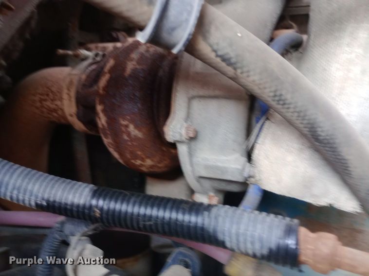 image for item DP1096 2001 International 4900 dump truck