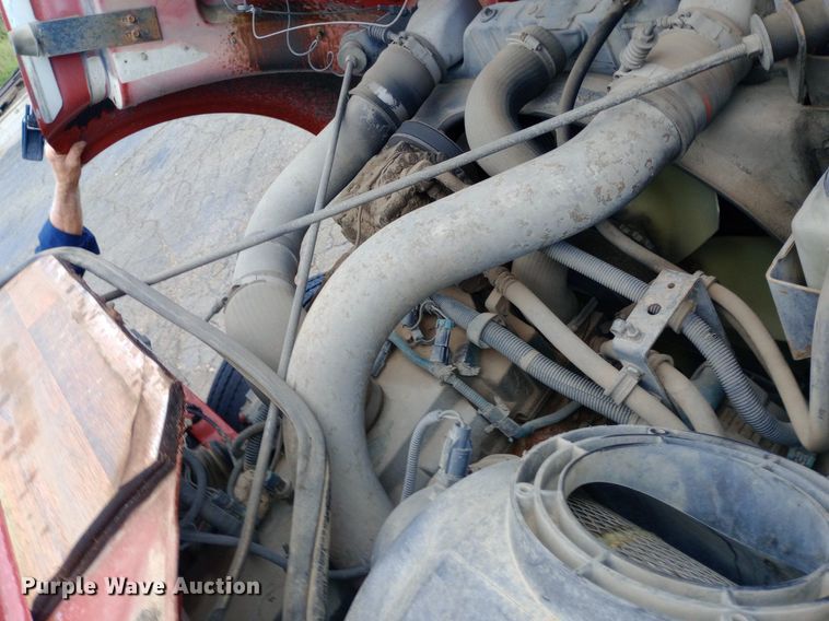 image for item DP1096 2001 International 4900 dump truck